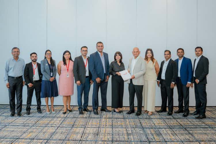 Dialog Finance and Softlogic Retail Partner to expand smart device access through Lesi Pay