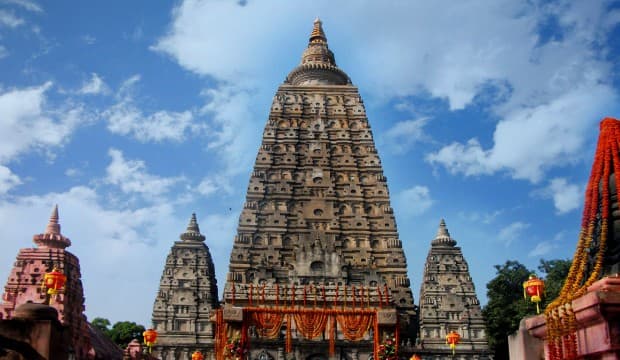 Ship to bring back 20 tons of Sri Lanka coins stuck in India -video