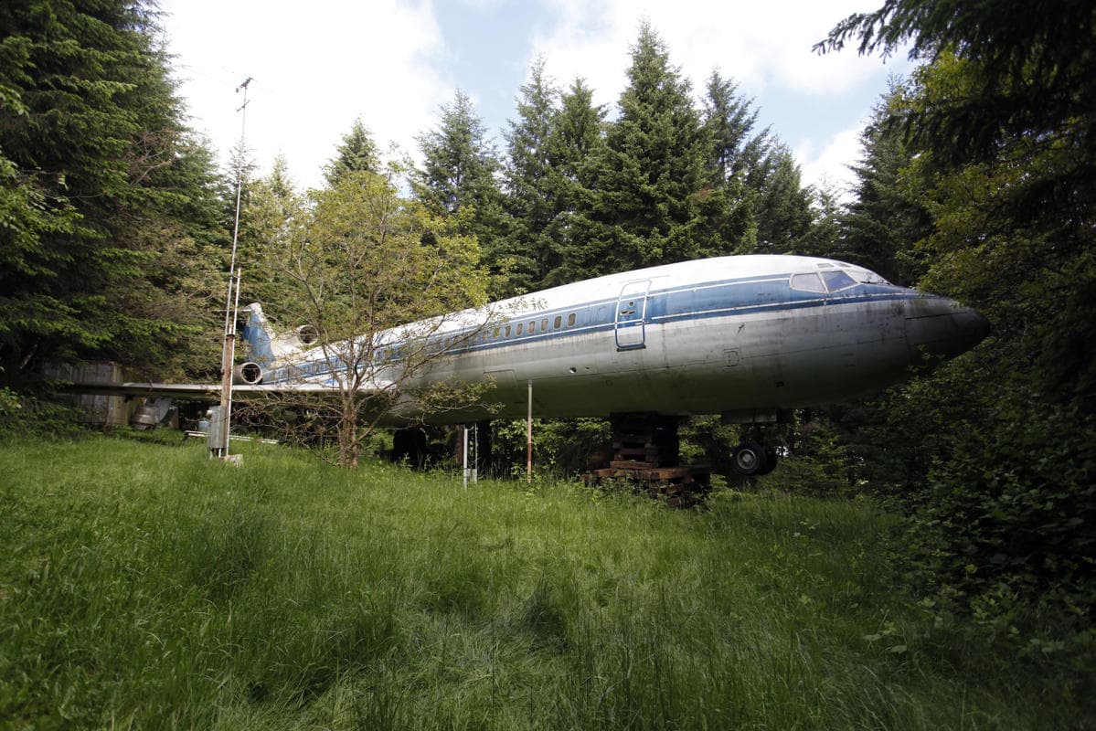Engineer Turns a Boeing Jet Into a Fully-Functional Home -Photos