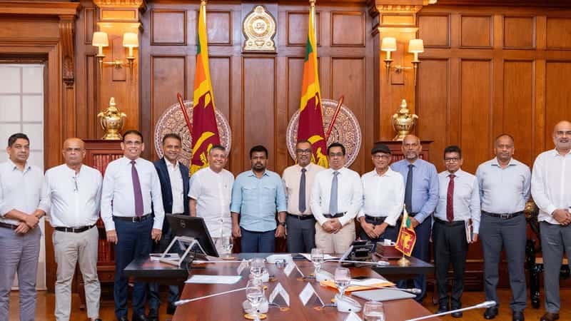 Tourism industry representatives meet President